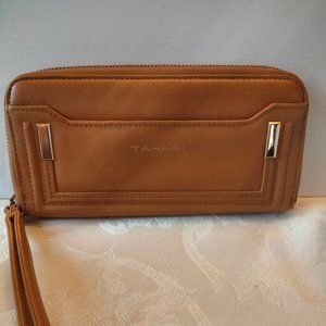Tahari Wallet